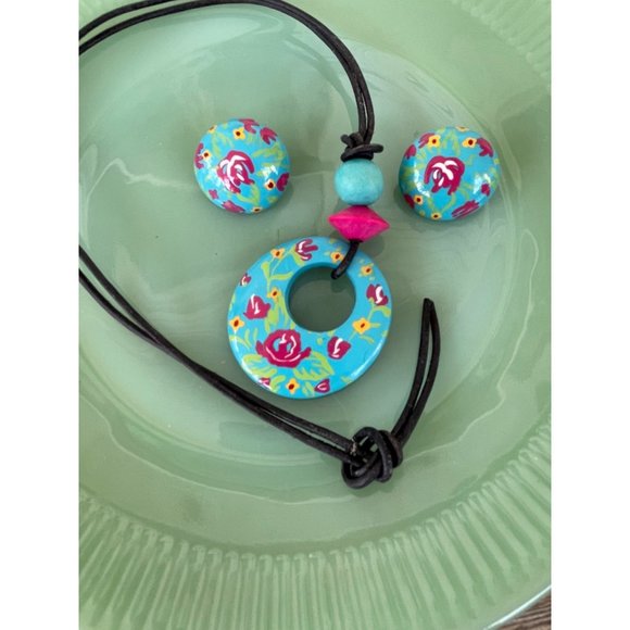 Vintage 1980s Flower Painted Wood Pendant Earrings Set - Picture 8 of 8